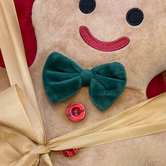 Gingerbread Blanket and Pillow Set - Picture 2 of 3